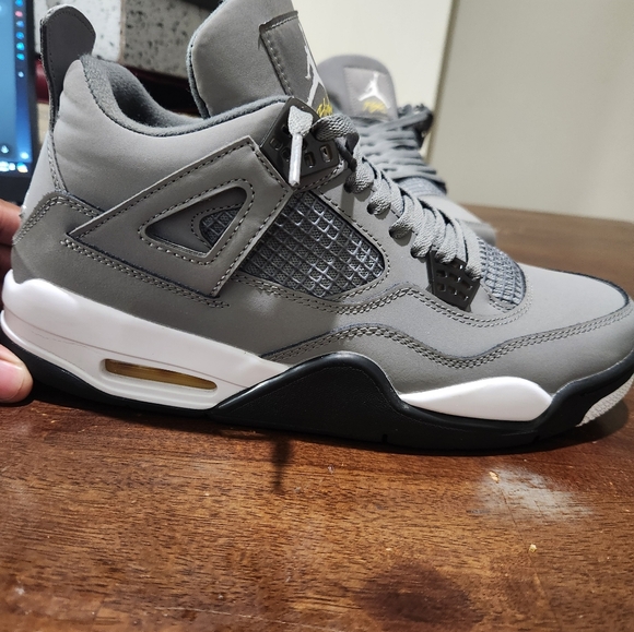 Jordan 4 cool greys - Picture 2 of 4